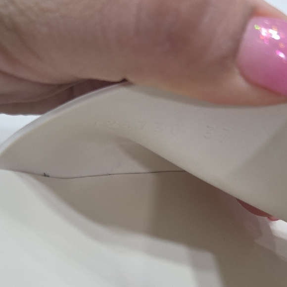 Gucci Women's Cream Mules Sz37 Might Fit Sz4 Gentle Used With No Box - Picture 8 of 16